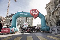 Auf gesperrten Strassen in der Innenstadt findet das Berner Velofest statt.