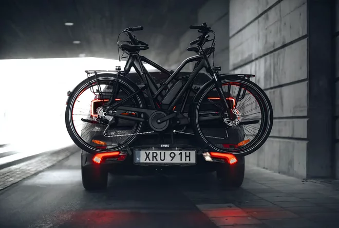 Thule Epos Park Secure Fahrradträger mit Parksensoren