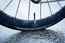 «ARC 1100 Spline 38 CS»-Laufrad im Freien.