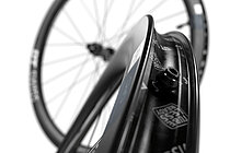 Laufrad von DT Swiss mit Aero-Felgen aus Carbon.