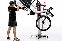 «Heavy Duty»-Montageständer von Ezoord.