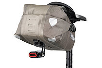 «Redstream Pro»-Rücklicht von Supernova an Satteltasche.