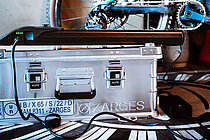 Sicherheitsbox von Zarges mit E-Bike-Akku.