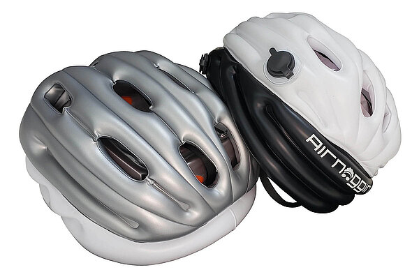 aufblasbere Helme von Airnogging in silber und weiss